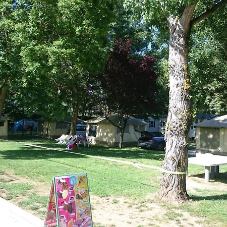 Camping Larribal Millau Eksteriør billede