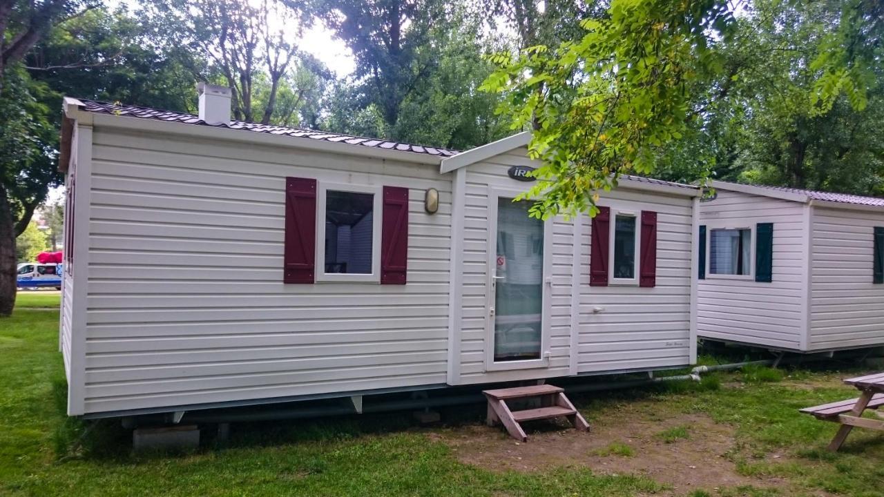 Camping Larribal Millau Eksteriør billede